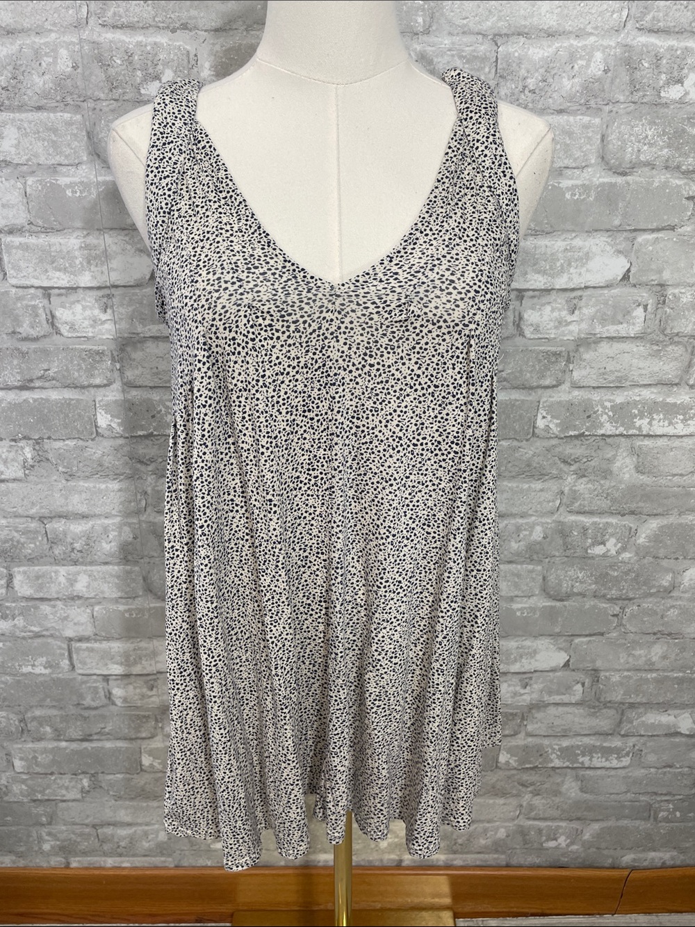 Vanessa Virginia Sleeveless V-Neck Swing Tank Top in Cream with Black Dot Print